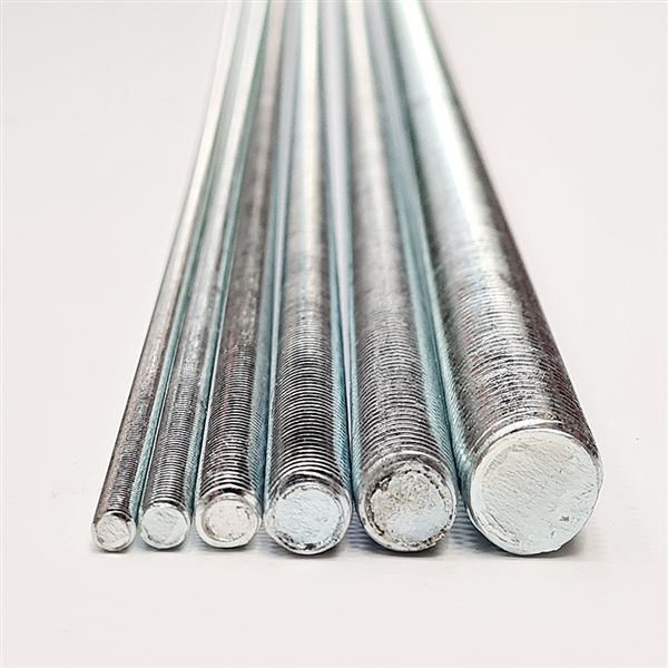 Závitová tyč M22, zinok biely